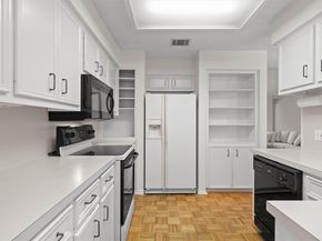 5724 N Scout Island Cir, Austin TX 78731