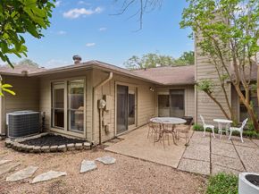 5724 N Scout Island Cir, Austin TX 78731