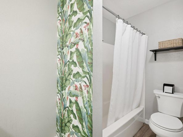 6803 Moonmont DR, Austin TX 78745