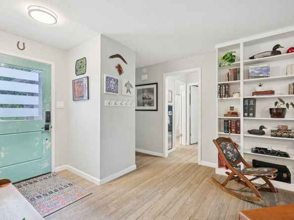 6803 Moonmont DR, Austin TX 78745