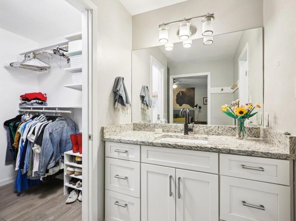 6803 Moonmont DR, Austin TX 78745