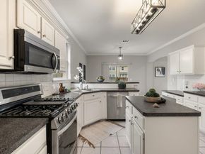 208 Settlers Valley DR, Pflugerville TX 78660