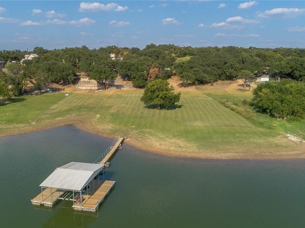 25203 Lakeview DR, Spicewood TX 78669