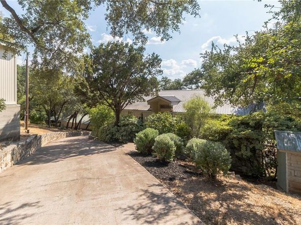 25203 Lakeview DR, Spicewood TX 78669