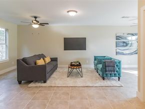 25203 Lakeview DR, Spicewood TX 78669