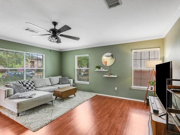 1221 Mason Bend DR, Pflugerville TX 78660