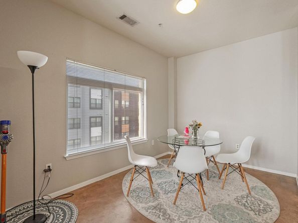 910 W 25th ST 406, Austin TX 78705