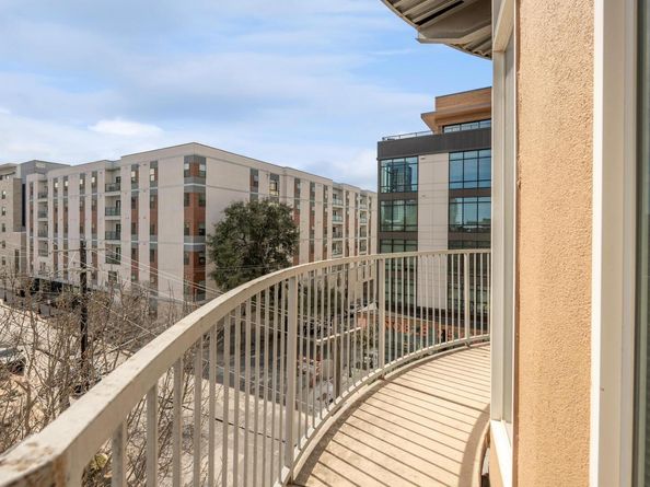 910 W 25th ST 406, Austin TX 78705