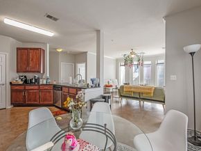 910 W 25th ST 406, Austin TX 78705