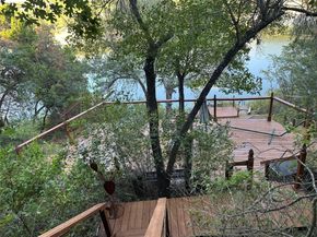 10903 Lakeside DR, Jonestown TX 78645