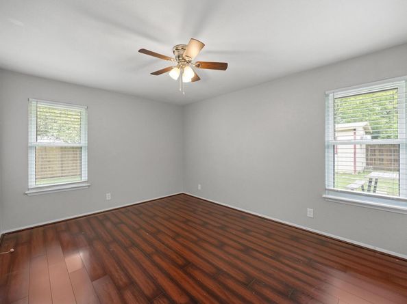 1301 S Meadows DR, Austin TX 78758