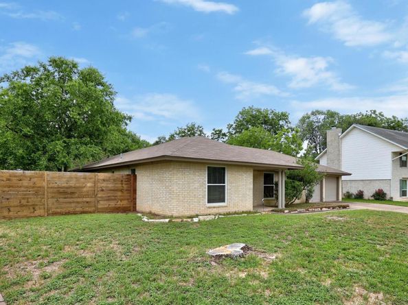 1301 S Meadows DR, Austin TX 78758