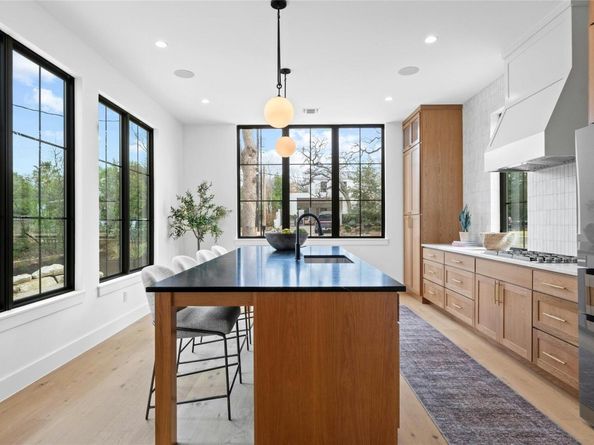 2526 Spring LN, Austin TX 78703