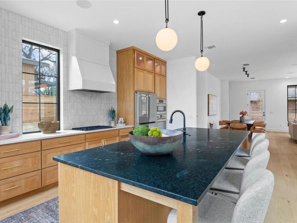 2526 Spring LN, Austin TX 78703