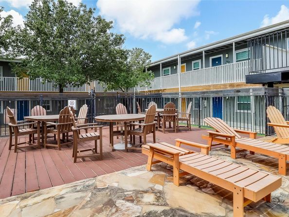 2401 Manor RD 210, Austin TX 78722