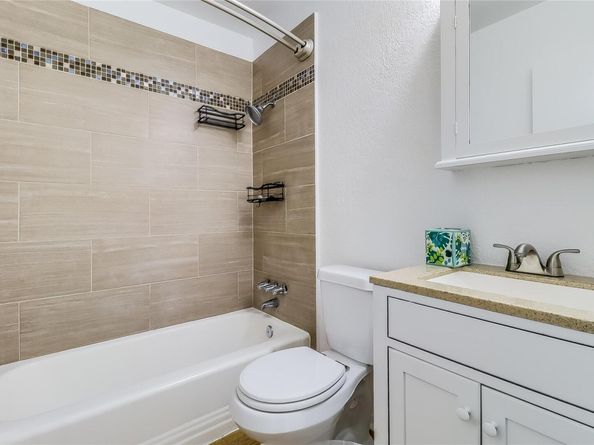 2401 Manor RD 210, Austin TX 78722