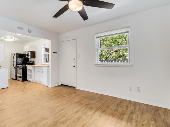 2401 Manor RD 210, Austin TX 78722