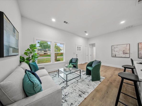 2026 Skylark DR, Dallas TX 75216