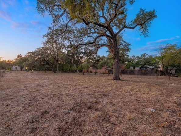 2504 Lark Glen LN, Austin TX 78748