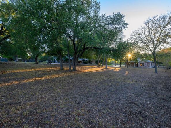 2504 Lark Glen LN, Austin TX 78748