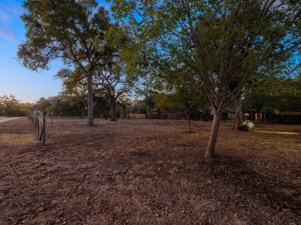 2504 Lark Glen LN, Austin TX 78748