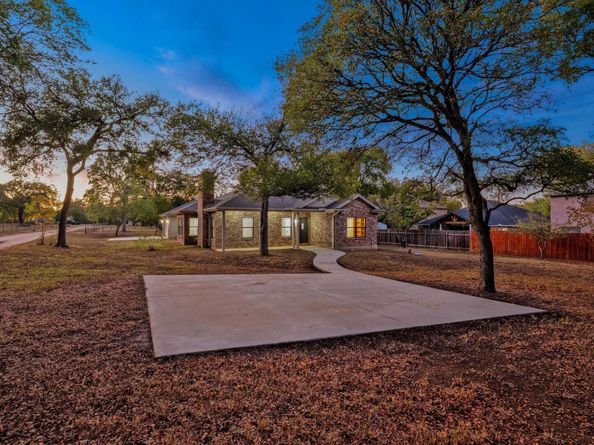 2504 Lark Glen LN, Austin TX 78748