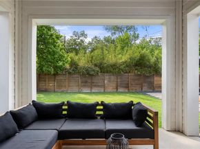 1129 Henninger ST B, Austin TX 78702