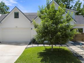 1129 Henninger ST B, Austin TX 78702