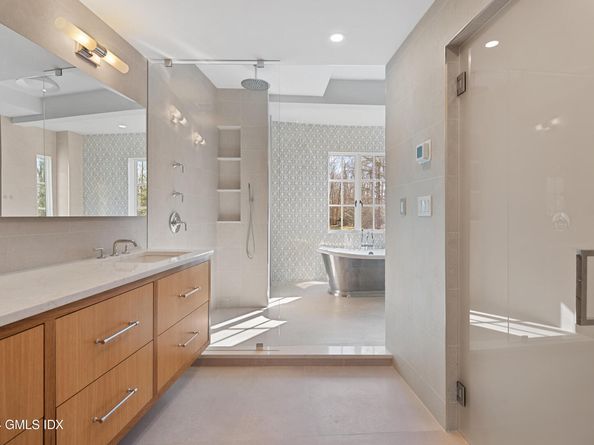 119 Proprietors Crossing, New Canaan CT 06840