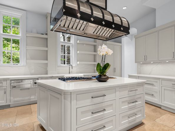 119 Proprietors Crossing, New Canaan CT 06840