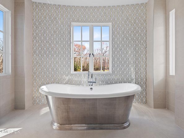 119 Proprietors Crossing, New Canaan CT 06840