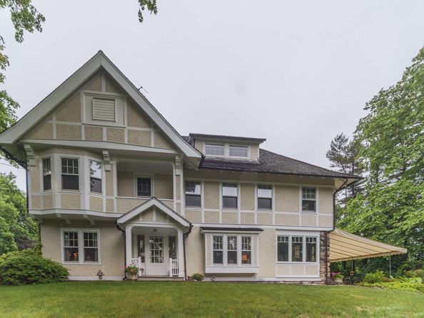 33 Hillside Road, Greenwich CT 06830