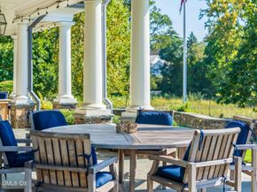 16 Indian Point Lane, Riverside CT 06878