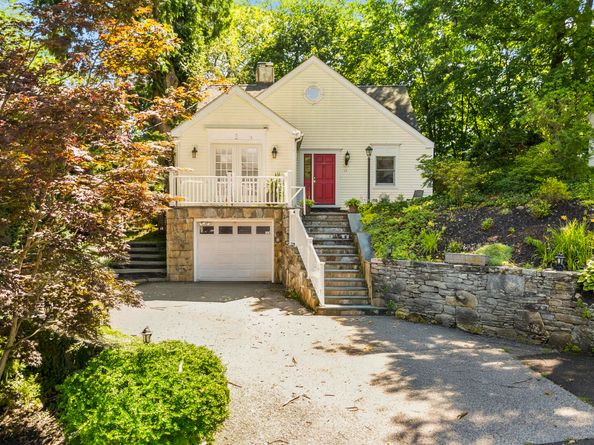 15 Ridge Road, Cos Cob CT 06807