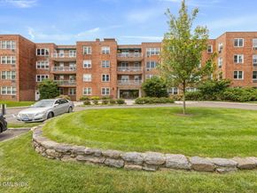 4 Putnam Hill 4G, Greenwich CT 06830