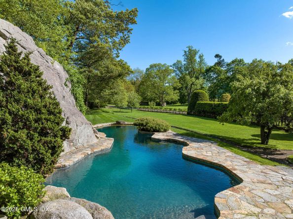 33 Meadow Wood Drive, Greenwich CT 06830