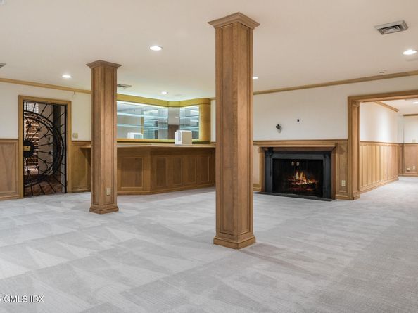 33 Meadow Wood Drive, Greenwich CT 06830