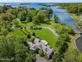 33 Meadow Wood Drive