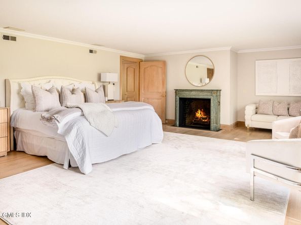 33 Meadow Wood Drive, Greenwich CT 06830