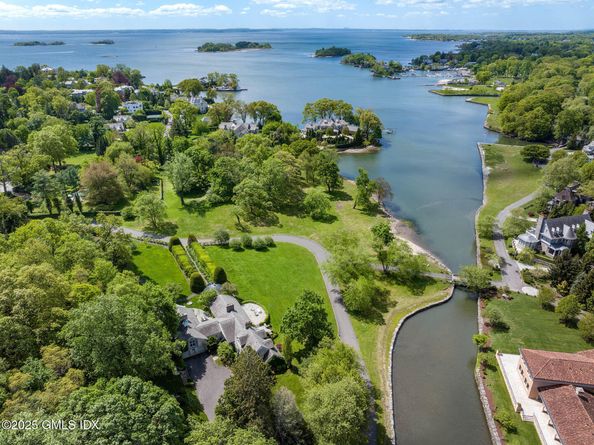 33 Meadow Wood Drive, Greenwich CT 06830