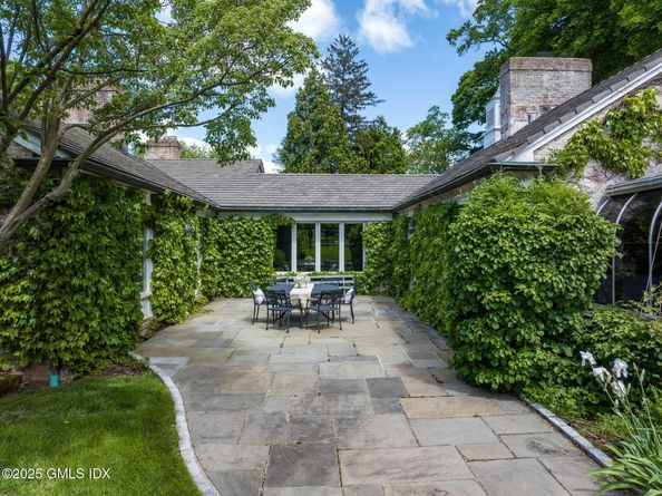 33 Meadow Wood Drive, Greenwich CT 06830