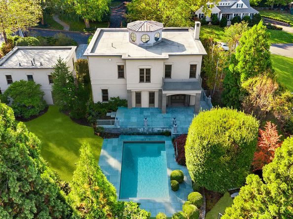 16 N Martin Dale, Greenwich CT 06830