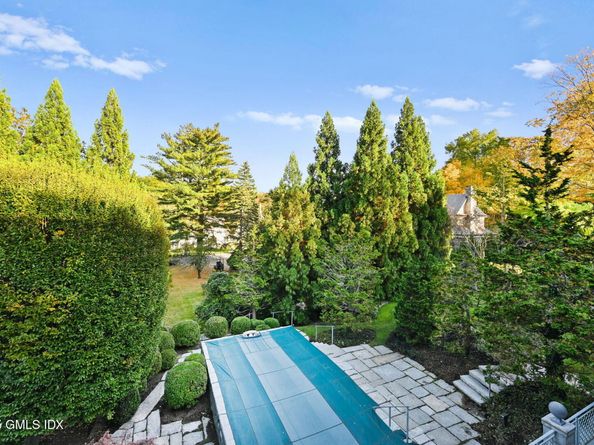 16 N Martin Dale, Greenwich CT 06830