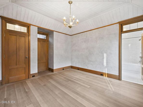 16 N Martin Dale, Greenwich CT 06830