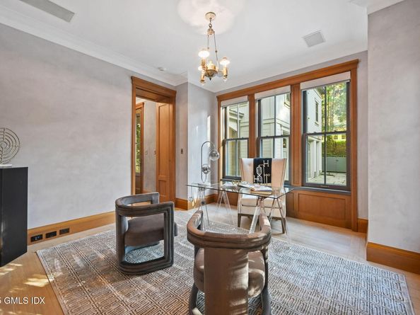 16 N Martin Dale, Greenwich CT 06830