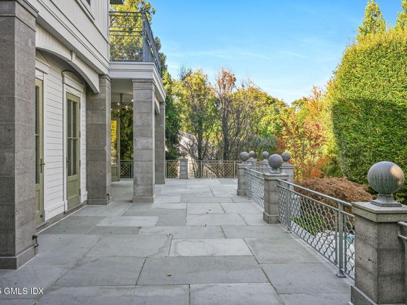 16 N Martin Dale, Greenwich CT 06830