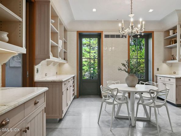 16 N Martin Dale, Greenwich CT 06830