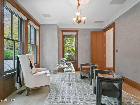 16 N Martin Dale, Greenwich CT 06830