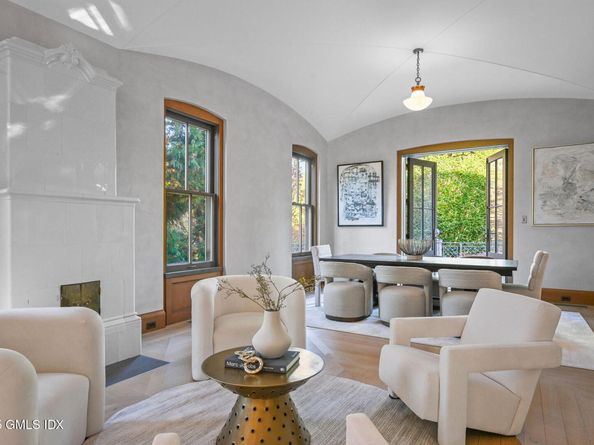 16 N Martin Dale, Greenwich CT 06830