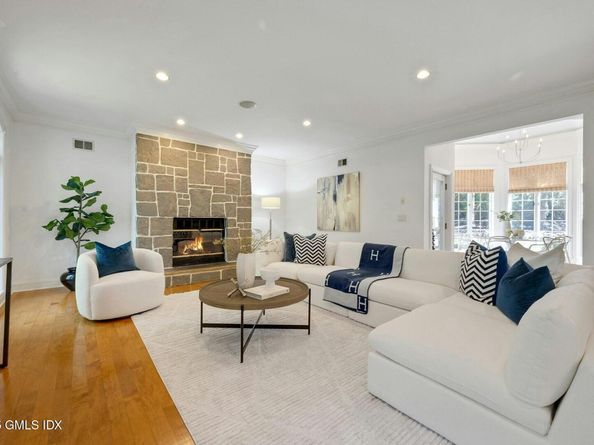 39 Running Brook Lane, New Canaan CT 06840